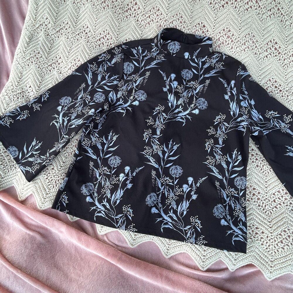 Ann Taylor 3/4 Bell Sleeve Mock Neck Asian Floral Whimsigoth Artsy Alt Large Top